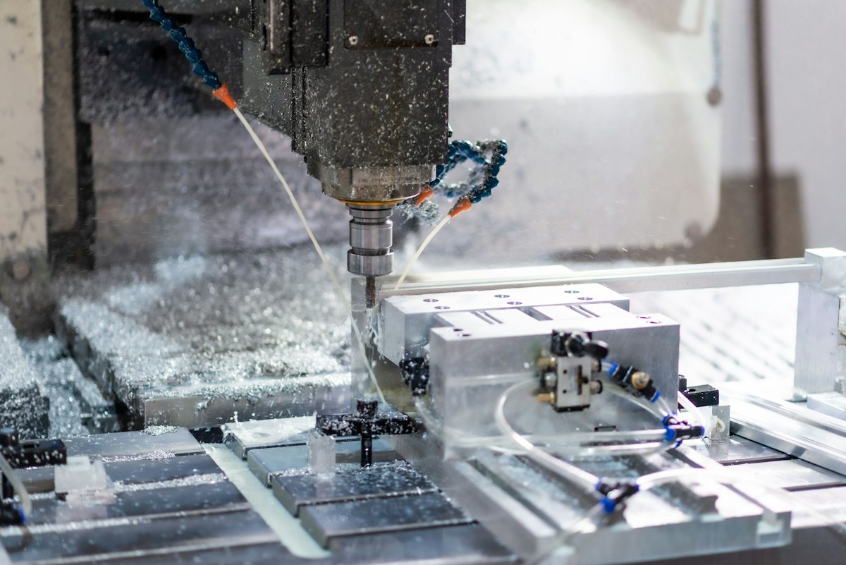 Centro de maquinado CNC en taller industrial de Guadalajara, imagen ilustrativa