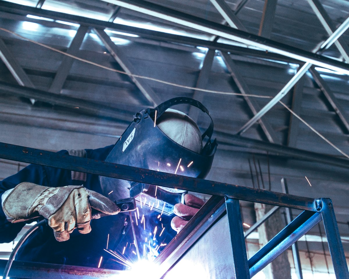 Soldadura y fabricación metalmecánica industrial, imagen ilustrativa